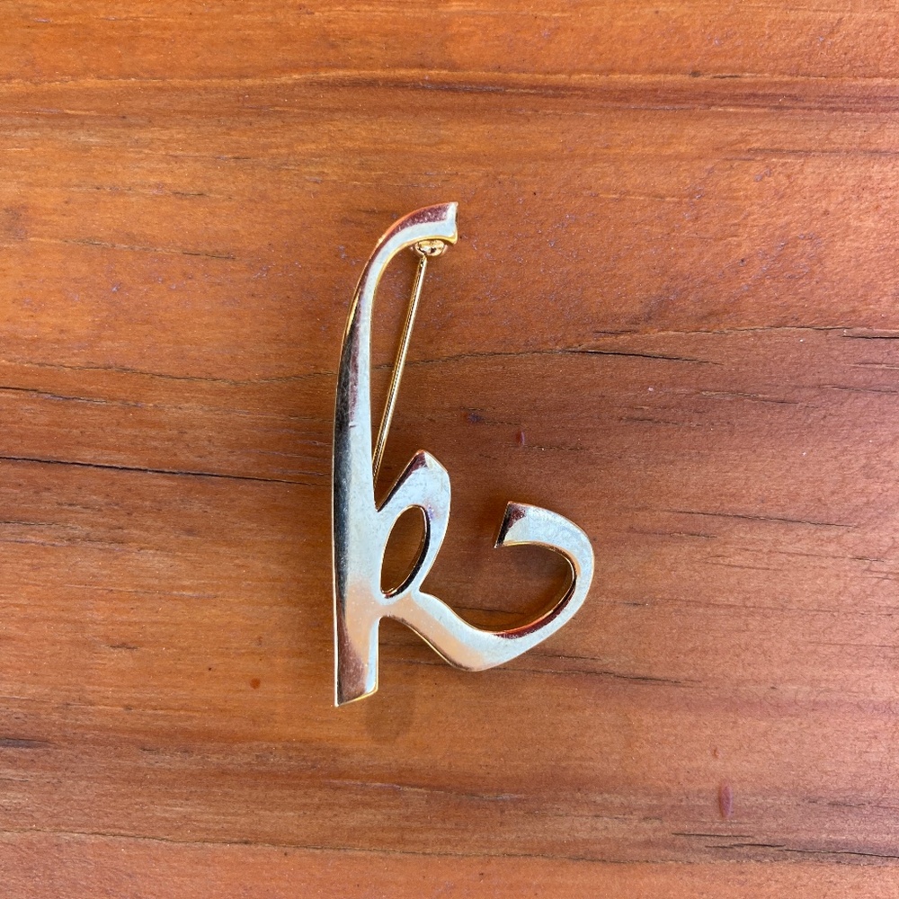 1980's Cursive K Initial Pin Gold Tone Brooch Vintage